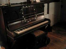 Freecycle Dark wood old upright piano