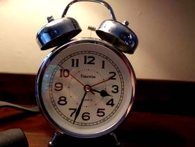Freecycle Old-fashioned alarm clock (but silent!)