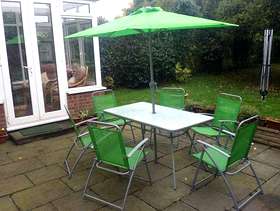 Freecycle Six-Seater Garden Furniture Set