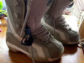 Freecycle Head ladies snowboard boots