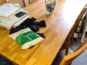Freecycle Solid oak 5ft6 dining table