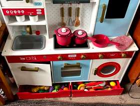 Freecycle Childs Toy Kitchen