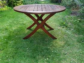 Freecycle Round Garden table