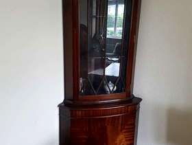 Freecycle Corner cabinet pick up from beckenham