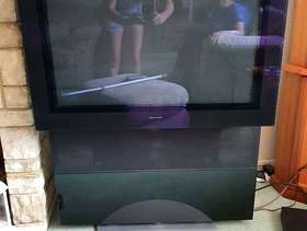 Freecycle Bang & Olufsen TV