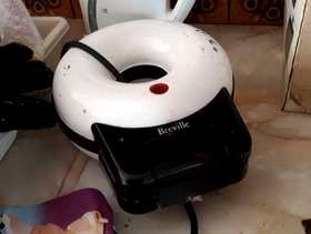 Freecycle Electric Mini doughnut maker