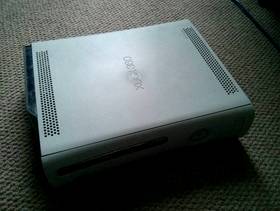 Freecycle Spares or repair: Xbox 360 and 20 GB hard disk