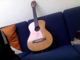 Freecycle Children half size acoustic guitar