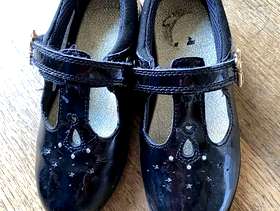 Freecycle Clarks school shoes, black patent, size 10 lock shine k