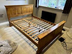 Freecycle King Bed & Matching Chest of Drawers x 2