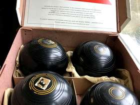 Freecycle Indoor bowls vintage set