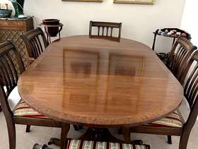 Freecycle Dining room table and 6 chairs all in excellent condition.