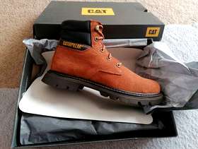 Freecycle Brand new Cat boots in box