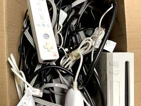 Freecycle Random bits of Wii