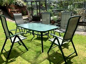 Freecycle Garden table with five chairs