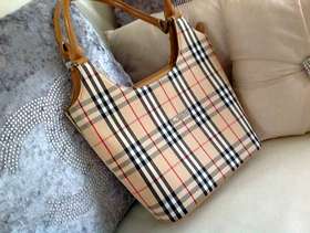 Freecycle Burberry hand bag £15 immaculate