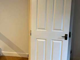 Freecycle Six white paneled internal doors