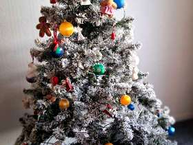 Freecycle Artificial Christmas Tree