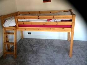 Freecycle Raised child's bed