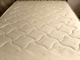 Freecycle Double Divan with 2 draws mattress and headboard.