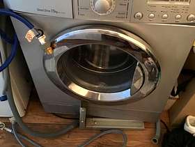 Freecycle Silver LG 7.5kg Freestanding Washing Machine .