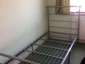 Freecycle Metal bed