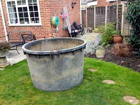 Freecycle Pond container circular