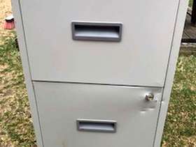 Freecycle 2 drawer filing cabinet