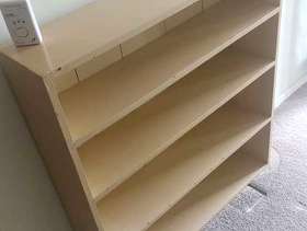 Freecycle Solid wood gloss painted bookshelf