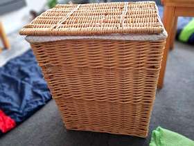 Freecycle Lined wicker laundry box