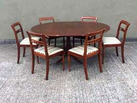Freecycle Extending dining table and 6 chairs
