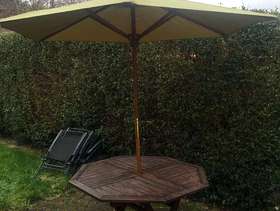 Freecycle Garden table and umbrella
