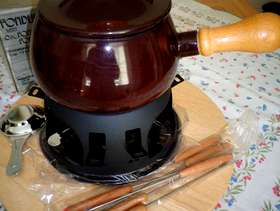 Freecycle Fondue or chocolate set. new