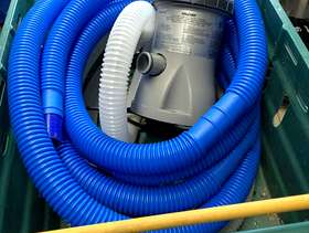 Freecycle Large pool pump and filter