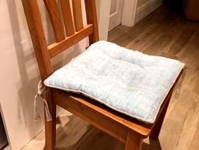 Freecycle 4 dining table chairs