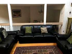 Freecycle Six seater leather sofa set