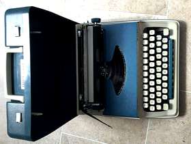 Freecycle Typewriter