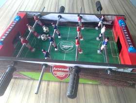 Freecycle Arsenal tabletop football table