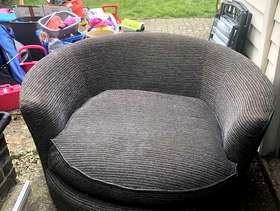 Freecycle Spinning love seat