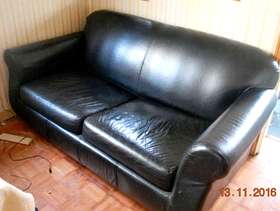 Freecycle Black Leather Bed settee
