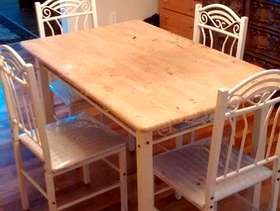 Freecycle Dining table and 4 chairs