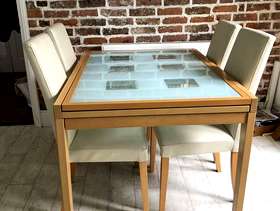 Freecycle Table and 4 chairs