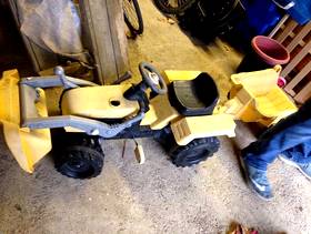 Freecycle Digger toy with trailer