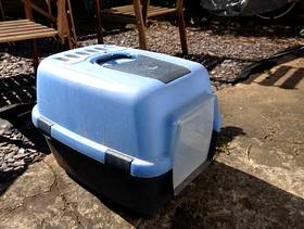 Freecycle Blue Lidded Litter Box