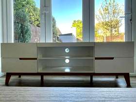 Freecycle TV Unit