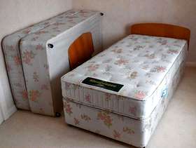 Freecycle Divan beds 3ft single