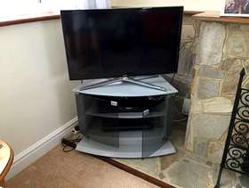 Freecycle TV stand