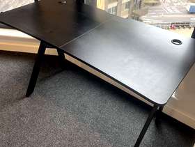Freecycle Gaming Desk