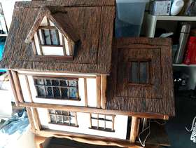 Freecycle Dolls house