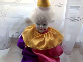 Freecycle CLOWN with PORCELAIN FACE, SOFT HANDS, FEET & BODY